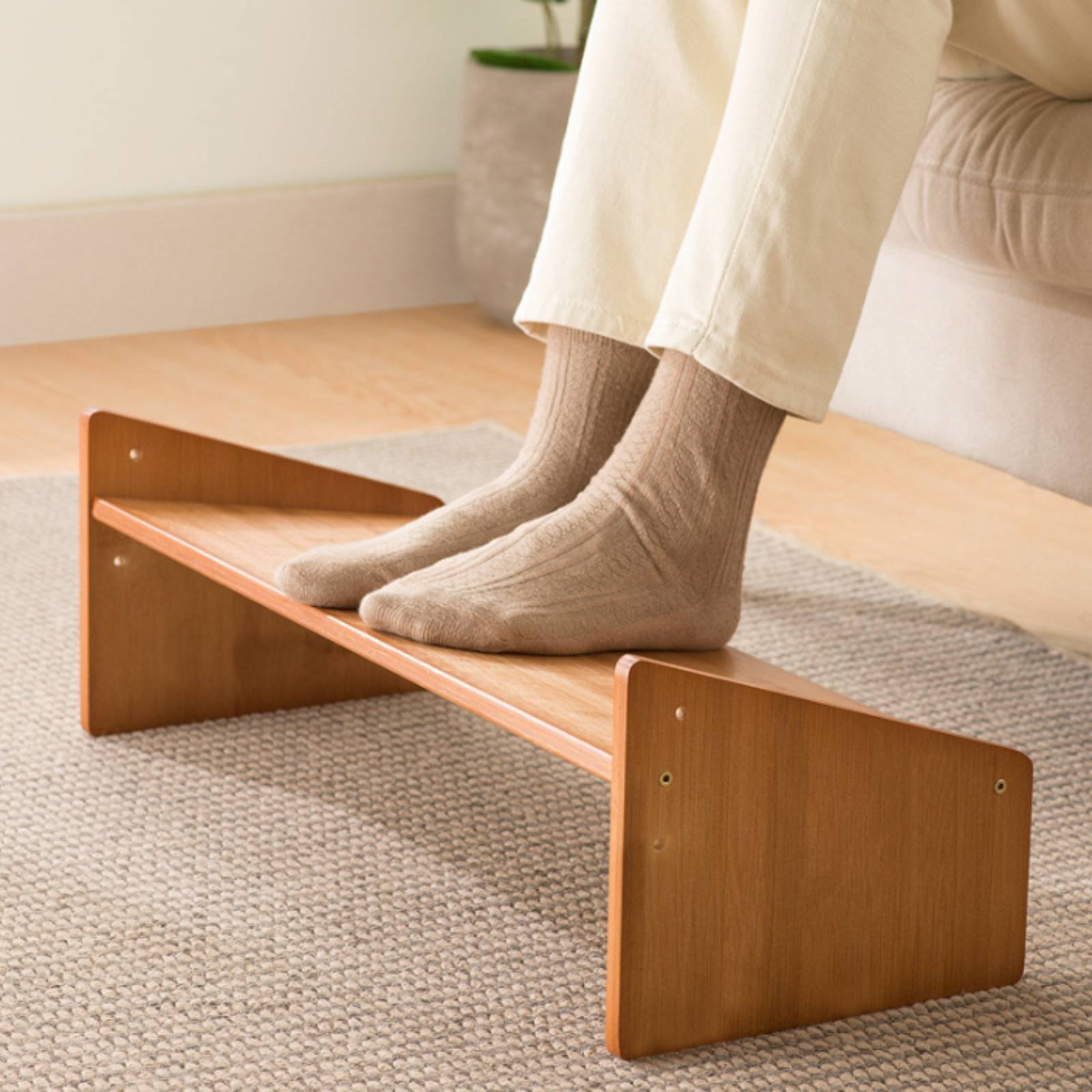 Poggiapiedi da Scrivania con A - Office Furniture And Desks recensione e prezzo